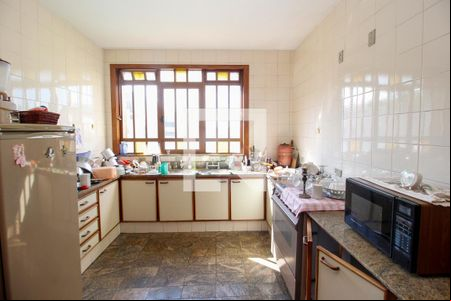 Cozinha de casa para alugar com 3 quartos, 385m² em Palmares, Belo Horizonte