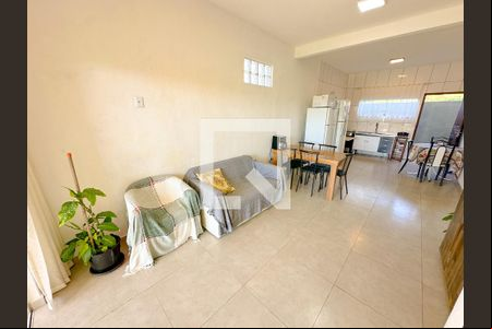 Sala de TV de casa para alugar com 2 quartos, 90m² em São João do Rio Vermelho, Florianópolis
