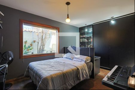 Quarto 1  de casa à venda com 4 quartos, 398m² em Santa Efigênia, Belo Horizonte