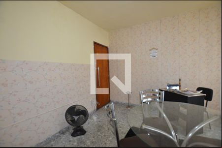 Sala /Quarto de kitnet/studio para alugar com 1 quarto, 30m² em Irajá , Rio de Janeiro