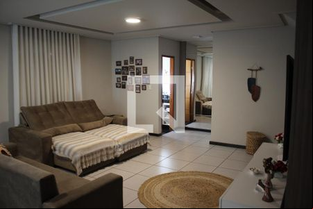 Sala de casa de condomínio à venda com 4 quartos, 185m² em Centro, Contagem