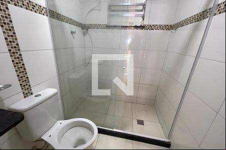 Banheiro de casa para alugar com 2 quartos, 160m² em Jardim Olavo Bilac, Duque de Caxias