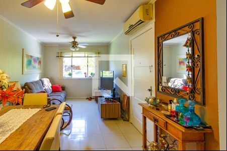 Sala de casa de condomínio à venda com 4 quartos, 98m² em Harmonia, Canoas
