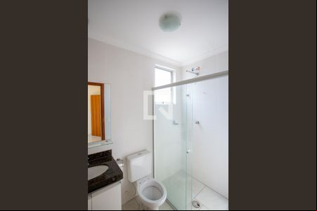 Banheiro da Suíte de apartamento para alugar com 3 quartos, 80m² em Betim Industrial, Betim
