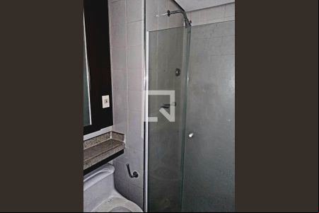 Banheiro de kitnet/studio para alugar com 1 quarto, 28m² em Indianópolis, São Paulo
