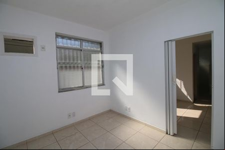 Quarto 1 de casa para alugar com 2 quartos, 50m² em Brás de Pina, Rio de Janeiro