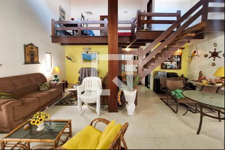 Sala de casa para alugar com 3 quartos, 720m² em Piratininga, Niterói