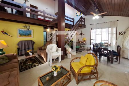 Sala de casa para alugar com 3 quartos, 720m² em Piratininga, Niterói