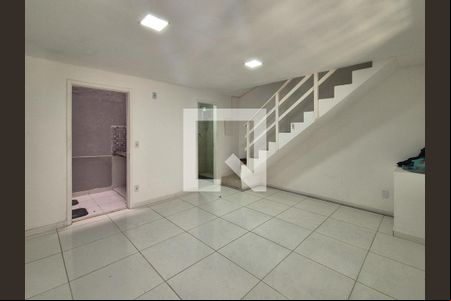 Sala de casa para alugar com 2 quartos, 50m² em Vargem Grande, Rio de Janeiro