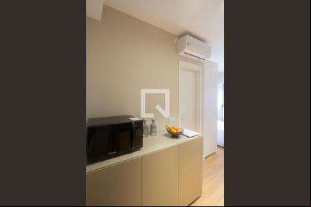 Cozinha de apartamento para alugar com 1 quarto, 26m² em Jardim das Acacias, São Paulo