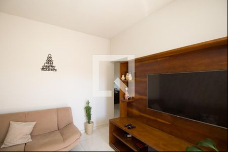 Sala de casa à venda com 4 quartos, 180m² em Esplanada, Belo Horizonte