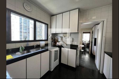 Casa à venda com 3 quartos, 220m² em Jardim Paulista, São Paulo