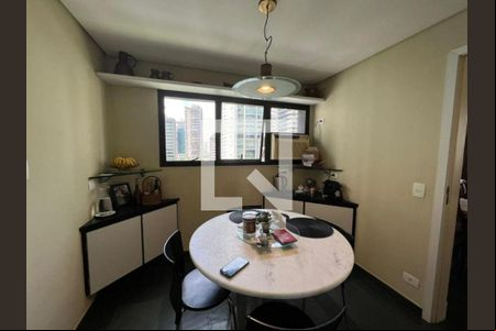 Casa à venda com 3 quartos, 220m² em Jardim Paulista, São Paulo