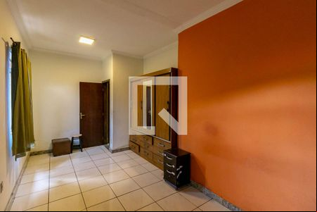 Quarto 1 de casa à venda com 3 quartos, 240m² em Glória, Belo Horizonte