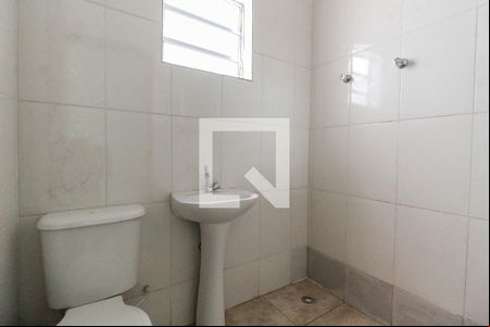 Banheiro de casa para alugar com 1 quarto, 50m² em Jardim Santa Maria, São Paulo