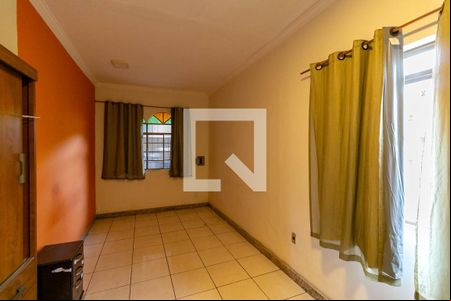 Quarto de casa à venda com 3 quartos, 220m² em Glória, Belo Horizonte