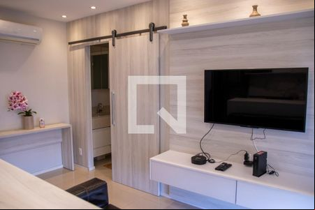 Sala de apartamento para alugar com 1 quarto, 45m² em Jardim Goiás, Goiânia