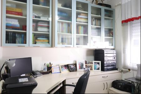 Quarto 01 - Home Office de apartamento à venda com 2 quartos, 100m² em Centro, São Leopoldo