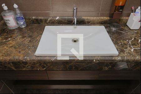 Lavabo de casa para alugar com 3 quartos, 262m² em Santa Teresinha, São Paulo