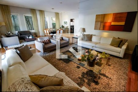 Sala 1 de casa para alugar com 3 quartos, 656m² em Vila Tramontano, São Paulo