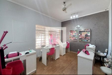 Sala de casa à venda com 4 quartos, 140m² em Parque Industrial, Campinas