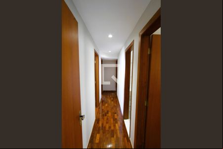 Corredor de apartamento para alugar com 4 quartos, 140m² em Grajaú, Belo Horizonte