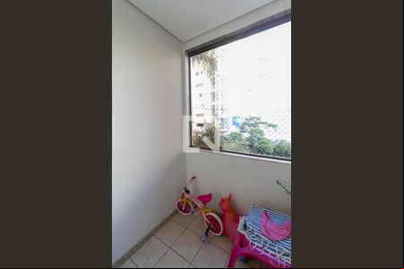 Varanda da sala de apartamento para alugar com 3 quartos, 79m² em Itapoã, Belo Horizonte
