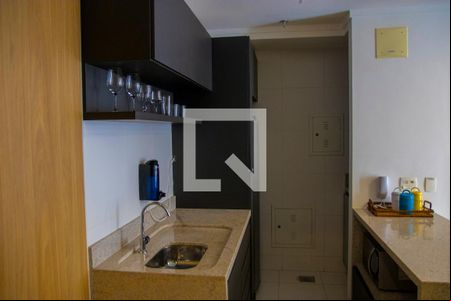 Cozinha de apartamento para alugar com 1 quarto, 40m² em Jardim Goiás, Goiânia