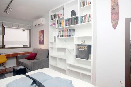 Studio - Quarto de kitnet/studio à venda com 1 quarto, 30m² em Centro Histórico, Porto Alegre