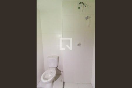 Banheiro de kitnet/studio para alugar com 1 quarto, 26m² em Conjunto Residencial José Bonifácio, São Paulo