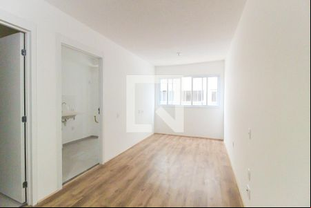 Sala/Quarto de kitnet/studio para alugar com 1 quarto, 26m² em Conjunto Residencial José Bonifácio, São Paulo