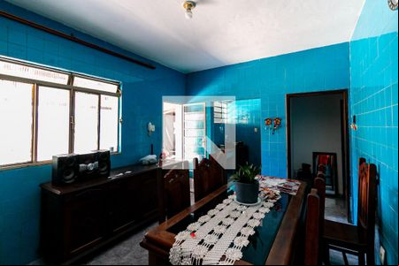 Sala de casa à venda com 2 quartos, 400m² em Santa Maria, Belo Horizonte