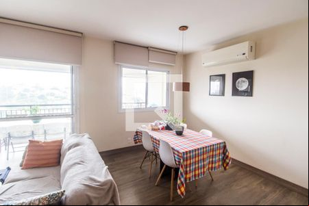 Sala de TV de apartamento à venda com 2 quartos, 110m² em Alphaville, Santana de Parnaíba