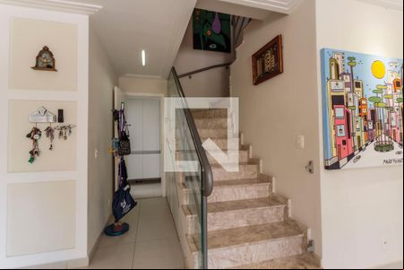 Escada de casa de condomínio à venda com 4 quartos, 210m² em Indianópolis, São Paulo