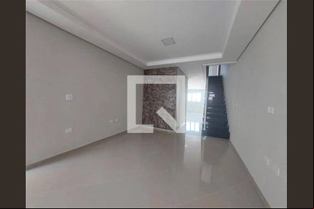 Casa à venda com 3 quartos, 131m² em Umuarama, Osasco