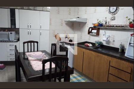Casa à venda com 4 quartos, 129m² em Parque das Nações, Santo André
