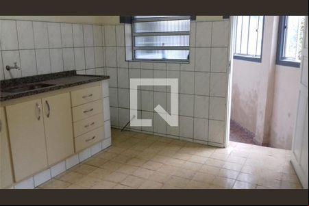 Casa à venda com 2 quartos, 189m² em Vila Manfredi, Jundiaí