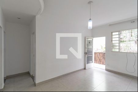 Sala de casa de condomínio à venda com 2 quartos, 89m² em Heliópolis, Belo Horizonte