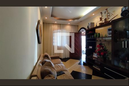 Sala 1  de casa para alugar com 6 quartos, 500m² em Nacional, Contagem