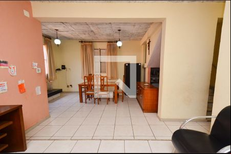 Sala 2 ambientes de casa à venda com 4 quartos, 220m² em Boa Vista, Belo Horizonte