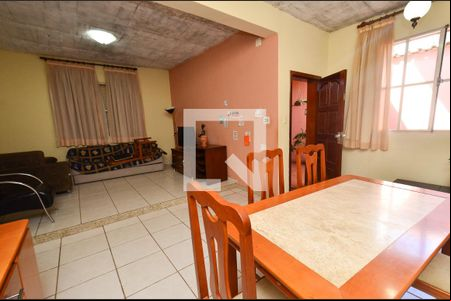 Sala 2 ambientes de casa à venda com 4 quartos, 220m² em Boa Vista, Belo Horizonte