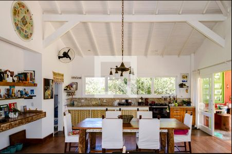 Casa Grande: Sala + Cozinha de casa para alugar com 4 quartos, 300m² em São João do Rio Vermelho, Florianópolis
