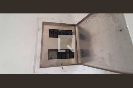 Quadro de Luz de casa para alugar com 2 quartos, 200m² em Quitaúna, Osasco