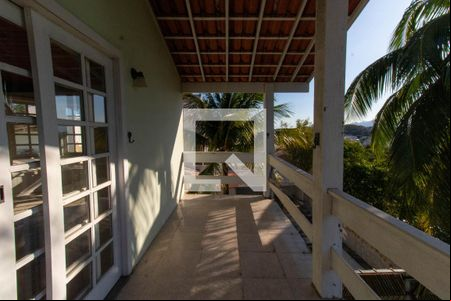 Varanda da Sala de casa de condomínio para alugar com 4 quartos, 500m² em Camboinhas, Niterói