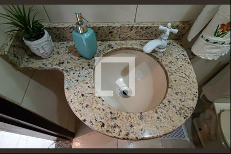 lavabo de casa para alugar com 3 quartos, 120m² em Taquara, Rio de Janeiro
