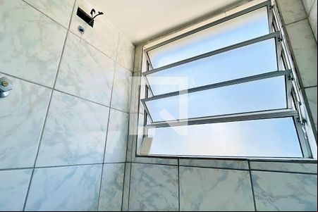 Banheiro de apartamento para alugar com 2 quartos, 49m² em Inocoop, Guarulhos