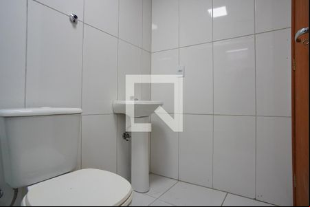 Banheiro Corredor de apartamento para alugar com 2 quartos, 180m² em São Geraldo, Porto Alegre