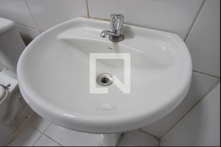 Banheiro Corredor de apartamento para alugar com 2 quartos, 180m² em São Geraldo, Porto Alegre