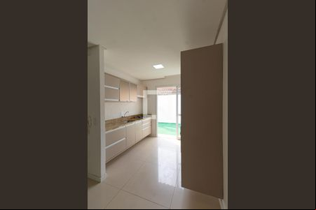 Cozinha de casa de condomínio à venda com 2 quartos, 52m² em São José, Canoas