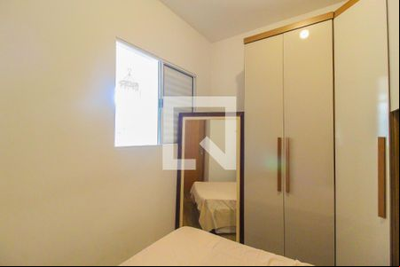 Quarto 1 de apartamento para alugar com 2 quartos, 34m² em Itaquera, São Paulo